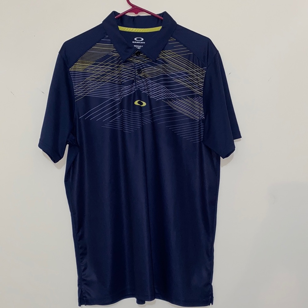 Men’s size L Oakley Polo Shirt
